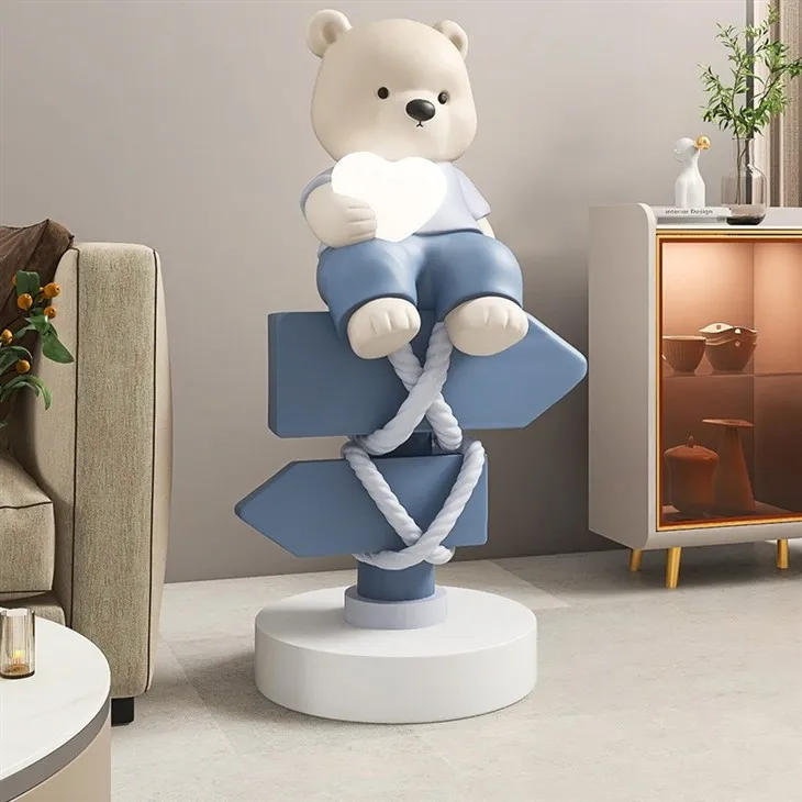 Heartful Bear Statue